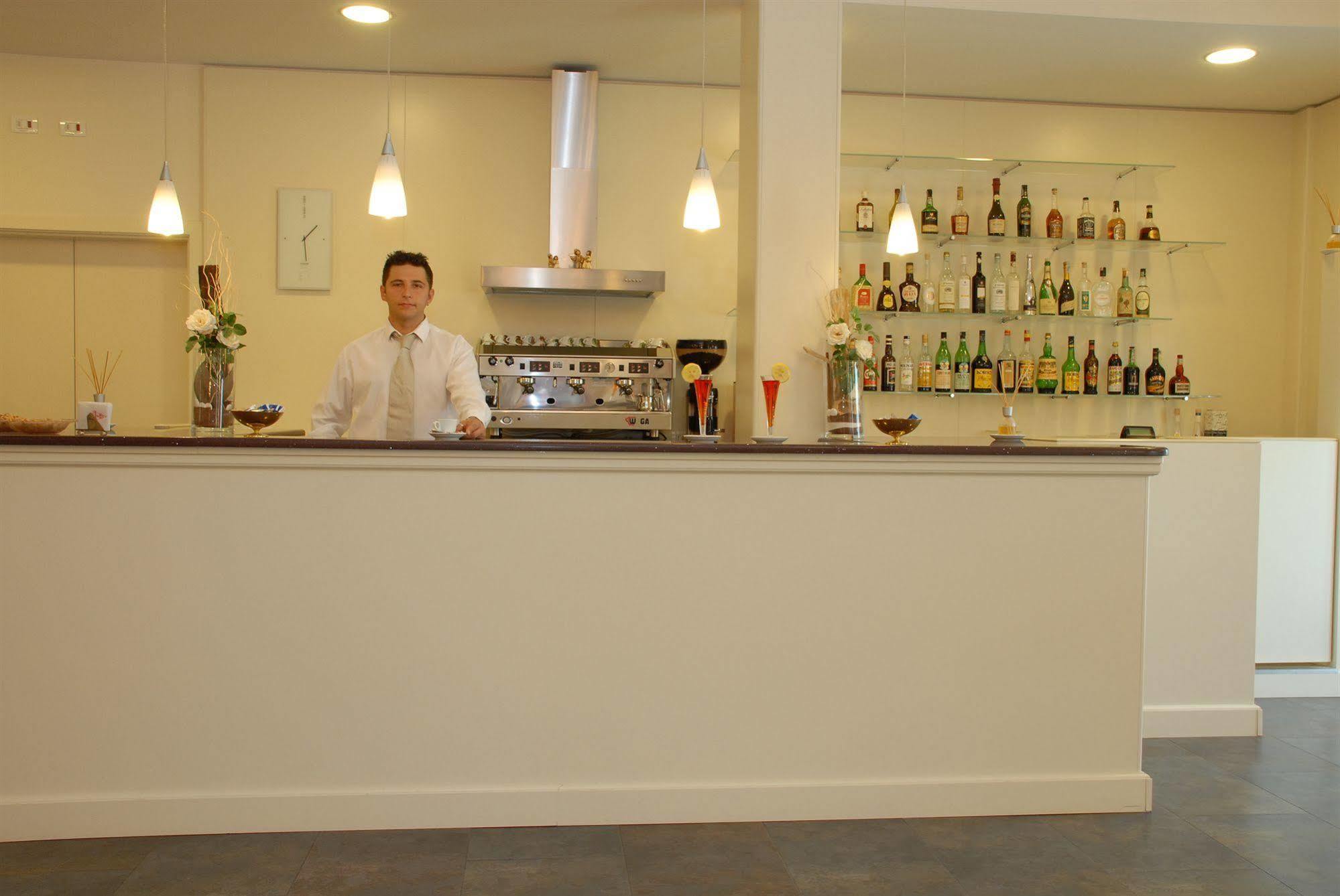 La Chiesaccia Hotel Ristorante Ponte Samoggia 外观 照片